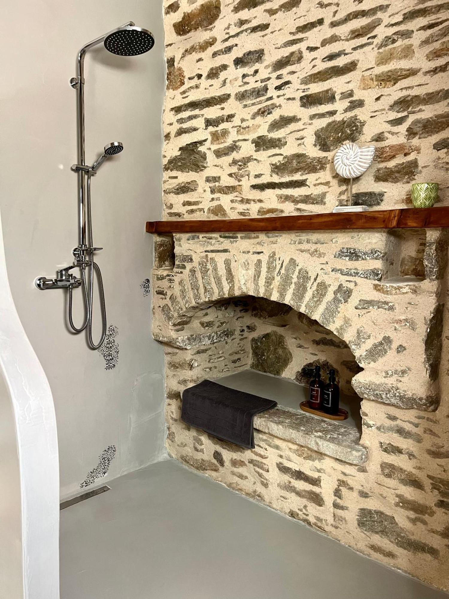 Katrani Studios Sými Esterno foto