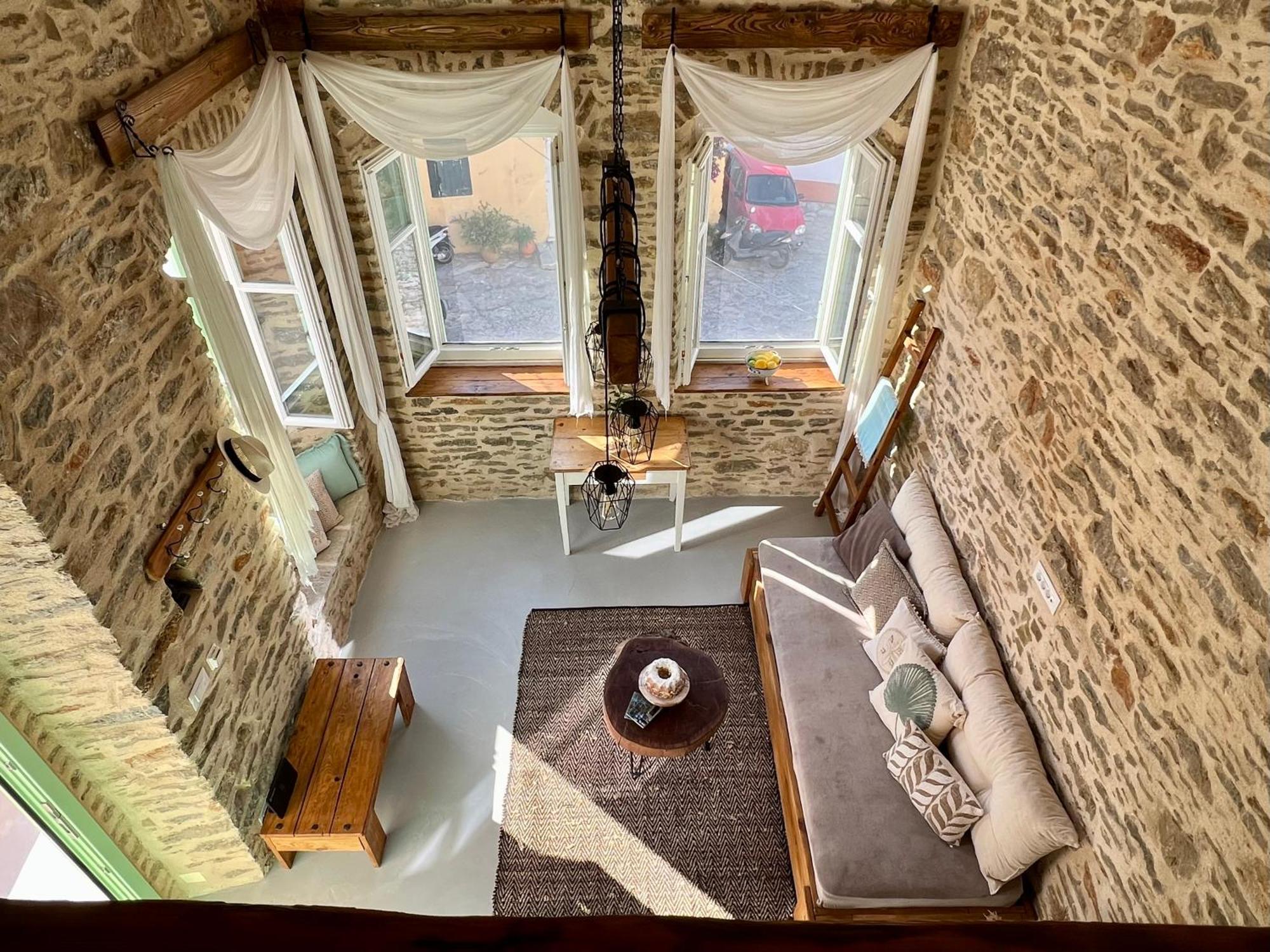 Katrani Studios Sými Esterno foto